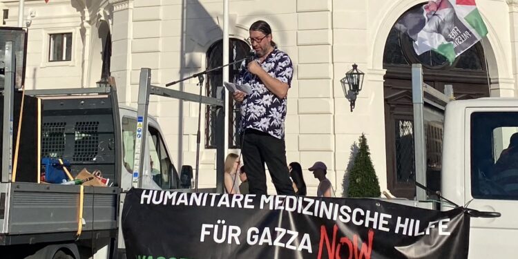 „Schluss mit der Barbarei! Freiheit für Palästina!“