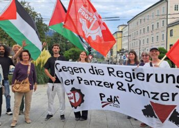 “Nein zum imperialistischen Krieg, Nein zur Militarisierung, Nein zur Hochrüstung!”