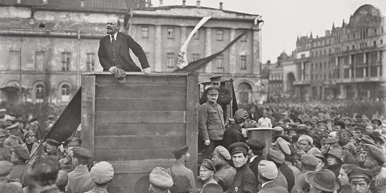 Von Ufa bis Brüssel: Gegen die Kriminalisierung von Kommunistinnen und Kommunisten!